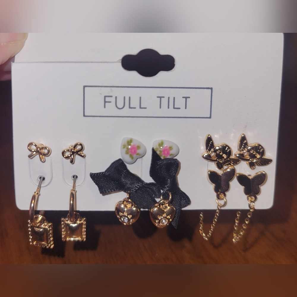 Full Tilt Gold Tone Earring Set
